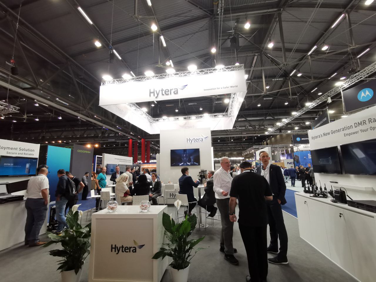 Hytera расширила продуктовую линейку терминалами коммерческой и бизнес серий